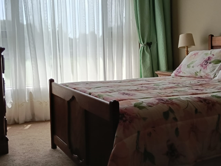 5 Bedroom Property for Sale in Loumar Western Cape